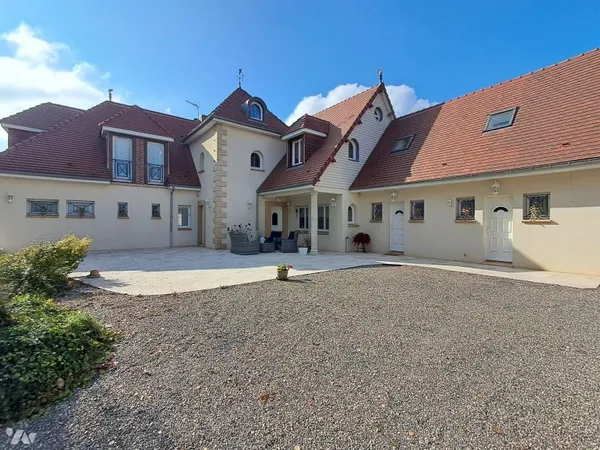Maison 13 pièces 375 m²
