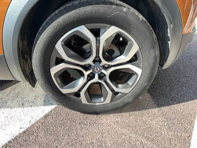 Renault Captur e-tech 145 - 21 — photo 20