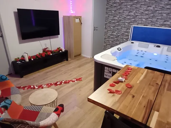 Love room avec Jacuzzi CESSION DE BAIL commerce Quartier Patte d'Oie Toulouse