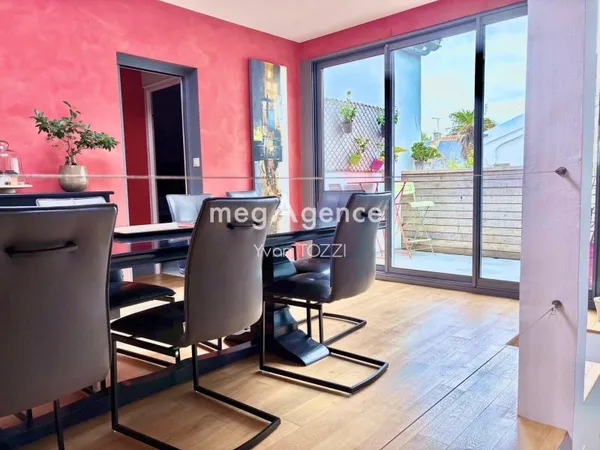 Demeure de 279 m2 au pied de la grande plage.