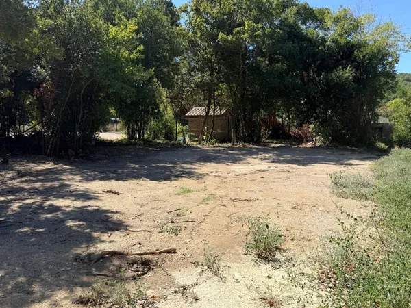 Terrain 534 m²