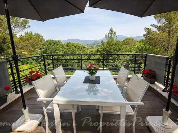 Saint-Raphaël - Valescure - Villa provençale avec piscine, vue Estérel et appartement indépendant