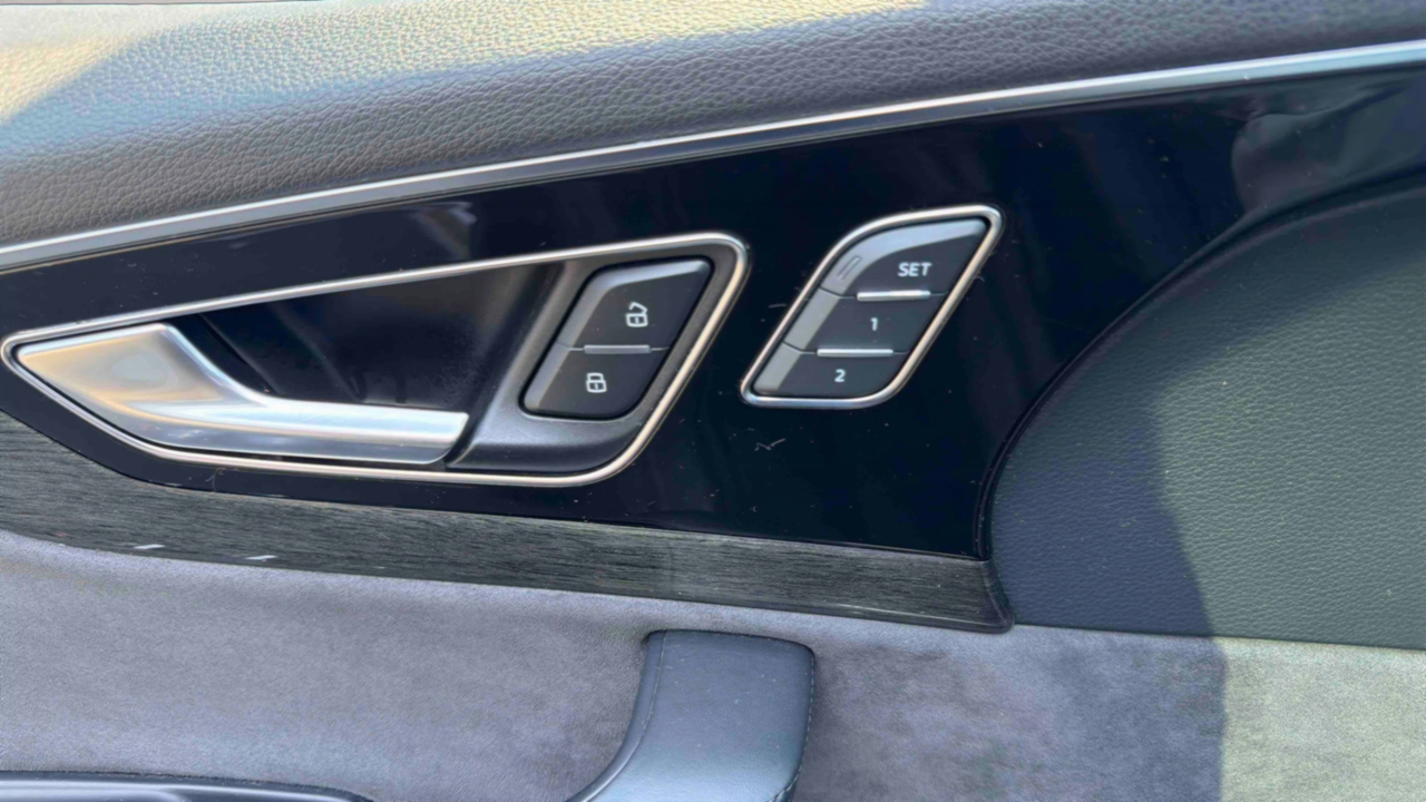 Audi Q7 3.0 V6 TDI Clean Diesel 218 Tiptronic 8 Quattro 7pl — photo 9