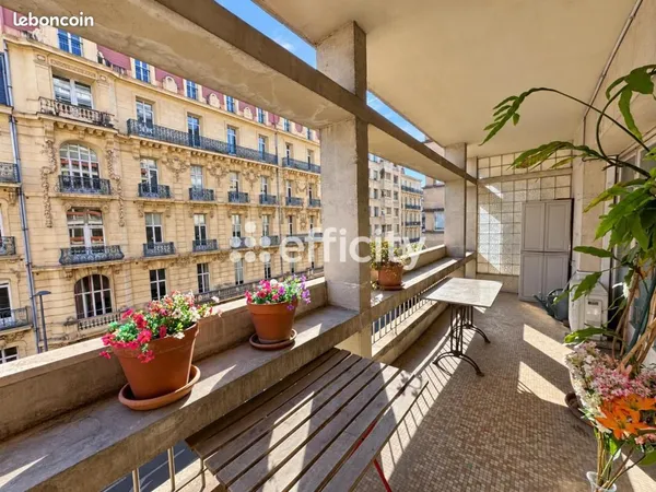 Appartement 4 pièces 162 m²