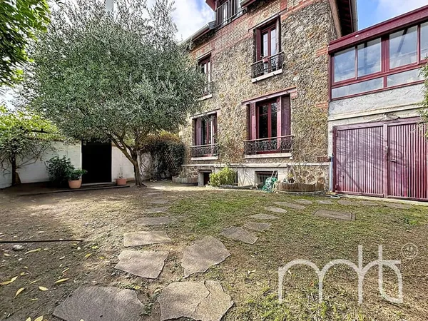 BOIS-COLOMBES LES BRUYERES - MAISON AVEC 4 CHAMBRES