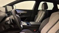 Peugeot 3008 HYBRID4 300ch GT Pack e-EAT8 — photo 12