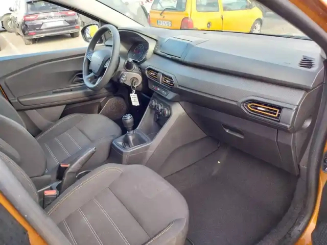 Dacia Sandero eco-g 100 — photo 16