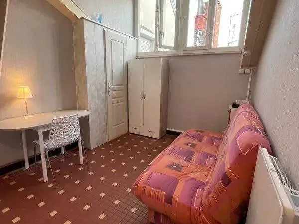 Studio 1 pièce 13 m²