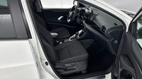 Toyota Yaris 116h Design 5p MY22 — photo 15