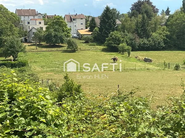 Terrain constructible 821 m2,borné, viabilisable