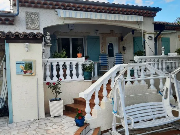 Villa ds espace calme. École et commerce aux alentours