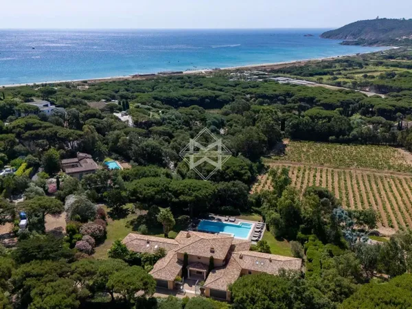 Maison 10 pièces 590 m²