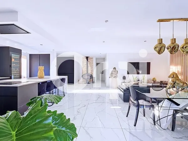 Maison 4 pièces 136 m²