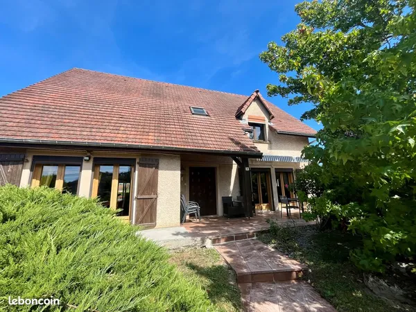 Maison d'architecte de 175 m2 Terrain 1004m2