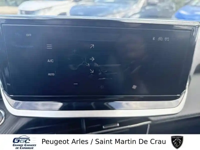Peugeot 2008 hybrid 145 e-dcs6 — photo 23