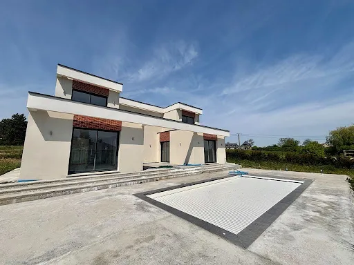 Maison 8 pièces 300 m²