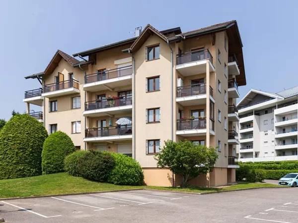 GARAGE - 19 av. Roosevelt - RES LES LAURIERS - RUMILLY - 74150