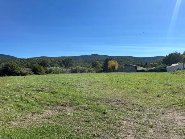 Terrain 500 m²