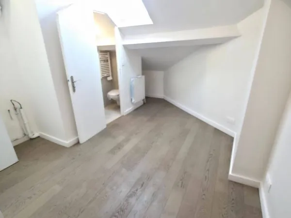 Studio 1 pièce 12 m²