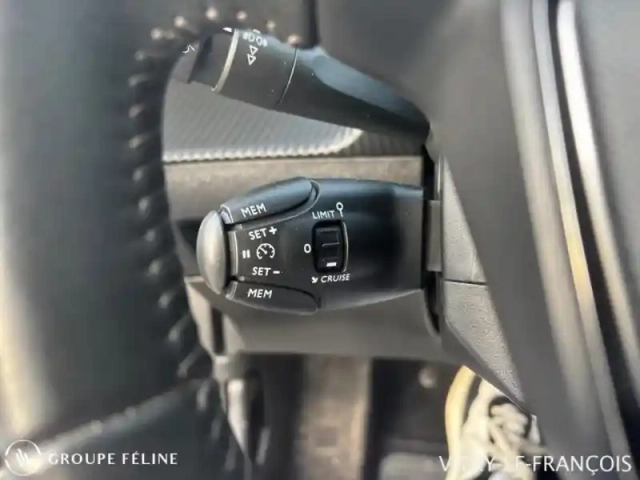 Peugeot 2008 e- 136ch allure business — photo 14