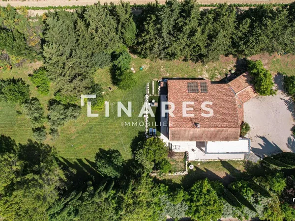 Maison 7 pièces 215 m²