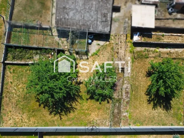 Terrain constructible de 440 m² à vendre - Buding