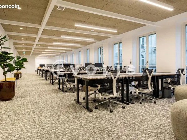 Bureau 384 m²