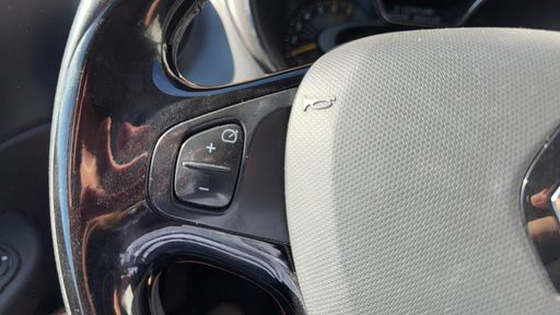 Renault Captur 0.9 TCe 90 - Business – 2015 – 120562 km – Essence – Boîte Manuelle — photo 29