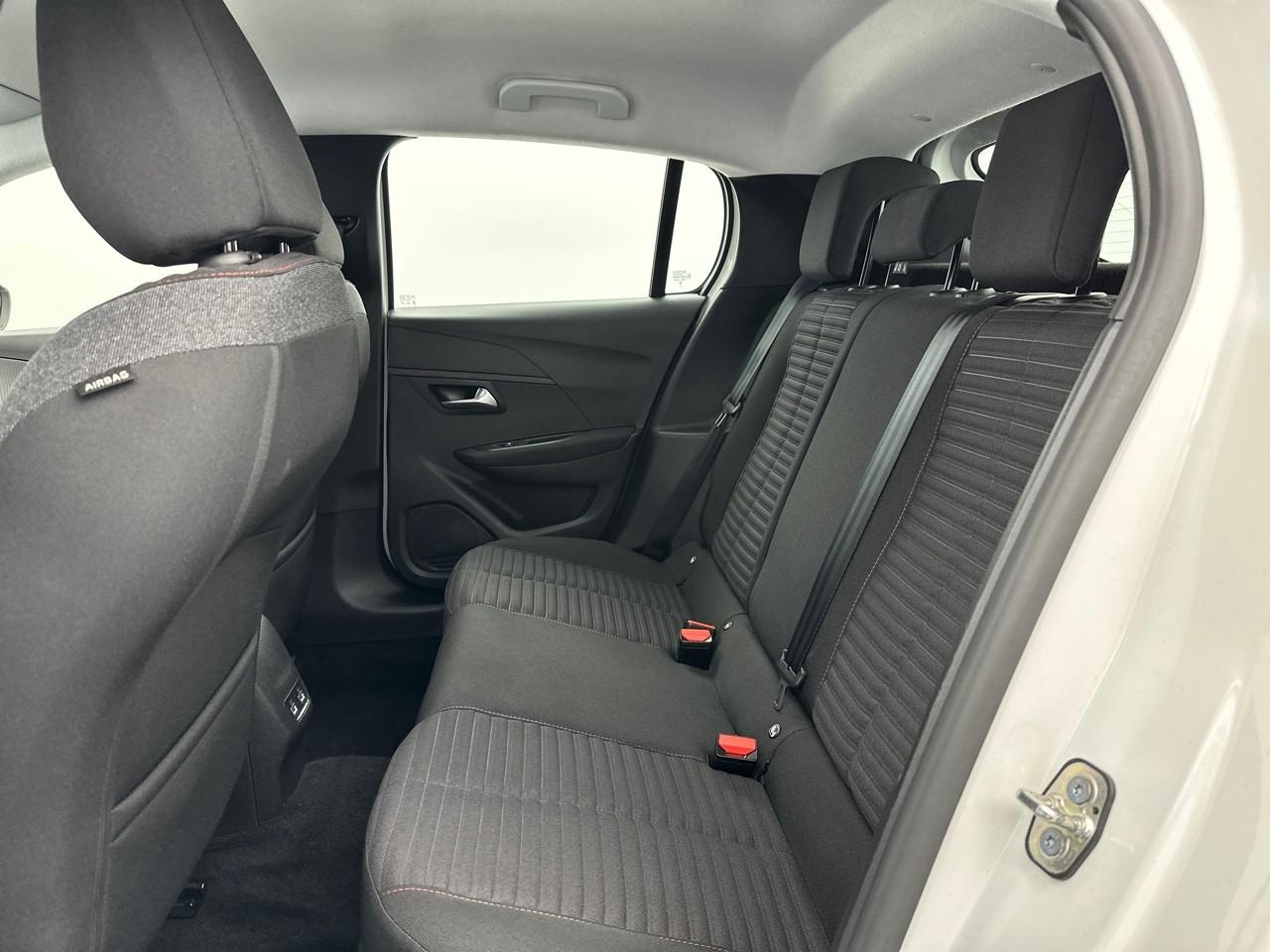 Peugeot 208 electrique 50 kwh 136ch like — photo 12