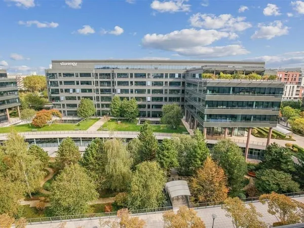 Bureaux 28493 m²
