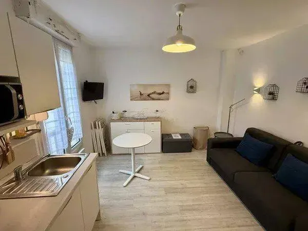 Studio 1 pièce 17 m²