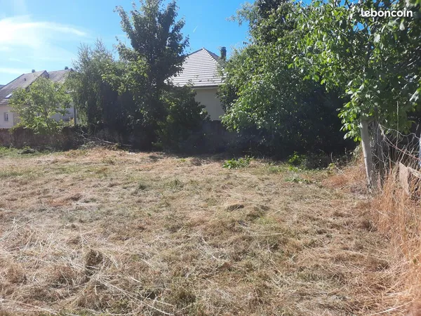 TERRAIN 370 m²