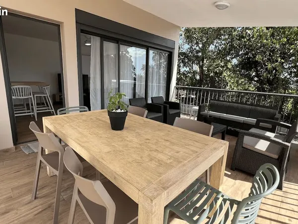 🏡 T3 meublé de 71m² avec terrasse de 20m², entrée privative et parking | Ravine des Cabris, Saint-Pi