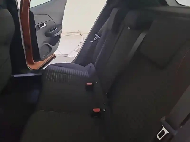 Peugeot 2008 puretech 100 s&amp;s bvm6 — photo 12