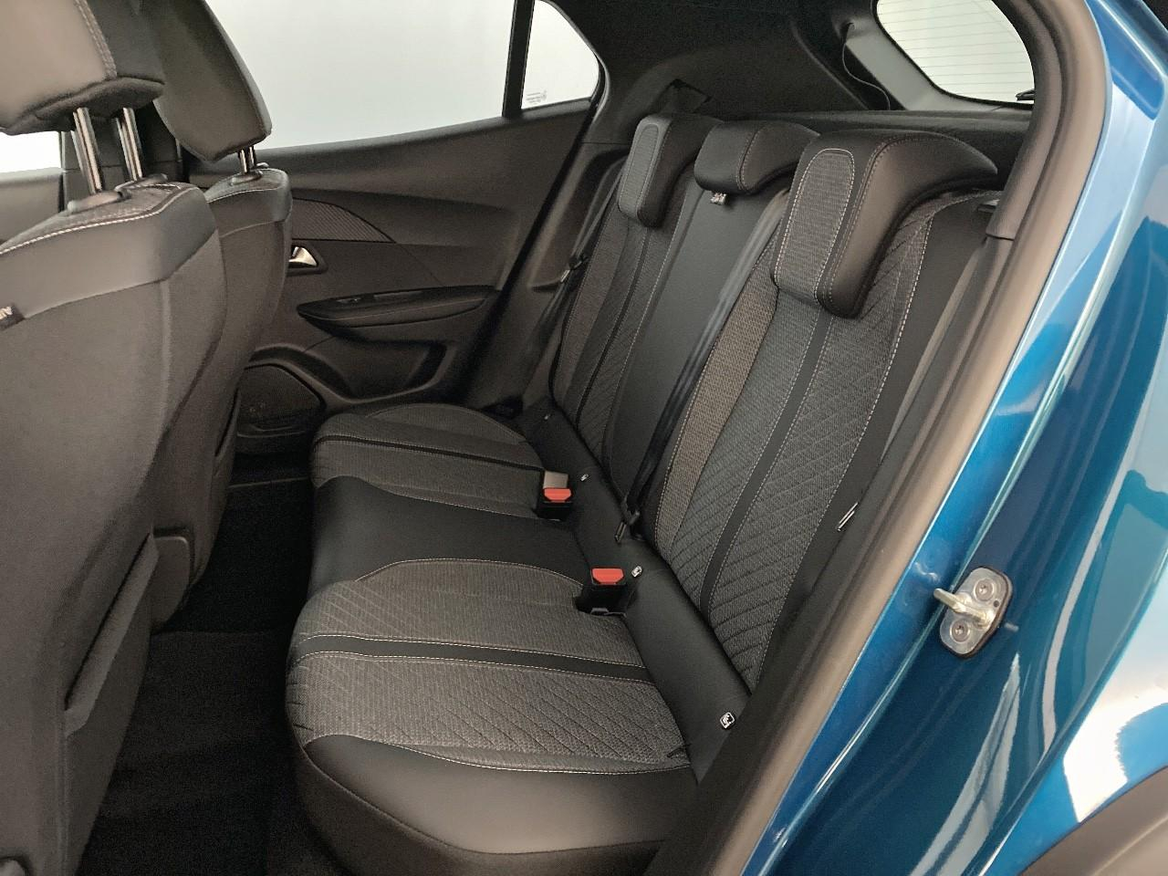 Peugeot 2008 hybrid 145 ch e-dcs6 allure — photo 10