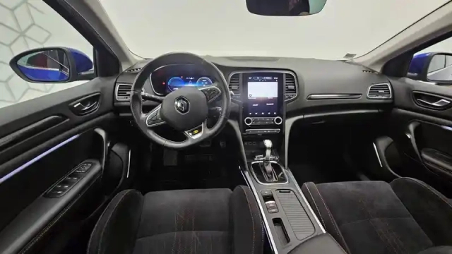 Renault Megane mégane iv berline e-tech plug-in hybride 160 — photo 27