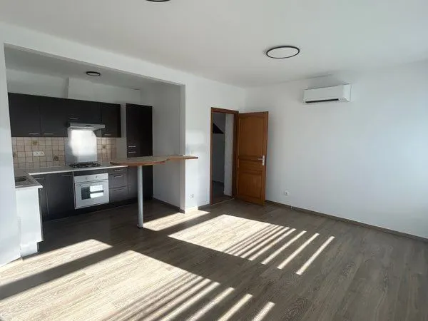 🏡 Appartement T3 - 69m² - Centre Arnèke 📍