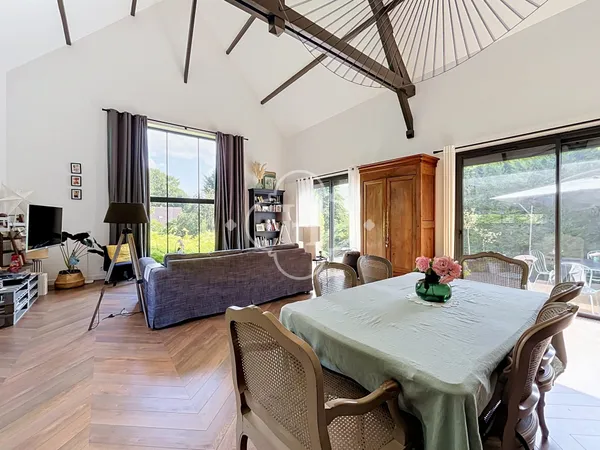Maison familiale 5 chambres à Maule avec piscine
