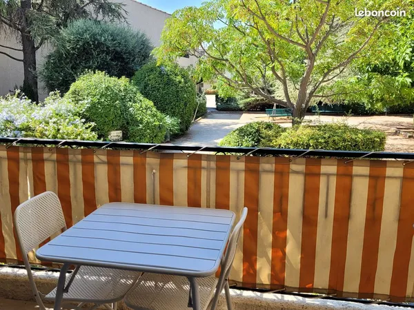 Bel appartement rénové avec terrasse à 400m de la plage à Saint-Cyr-sur-Mer