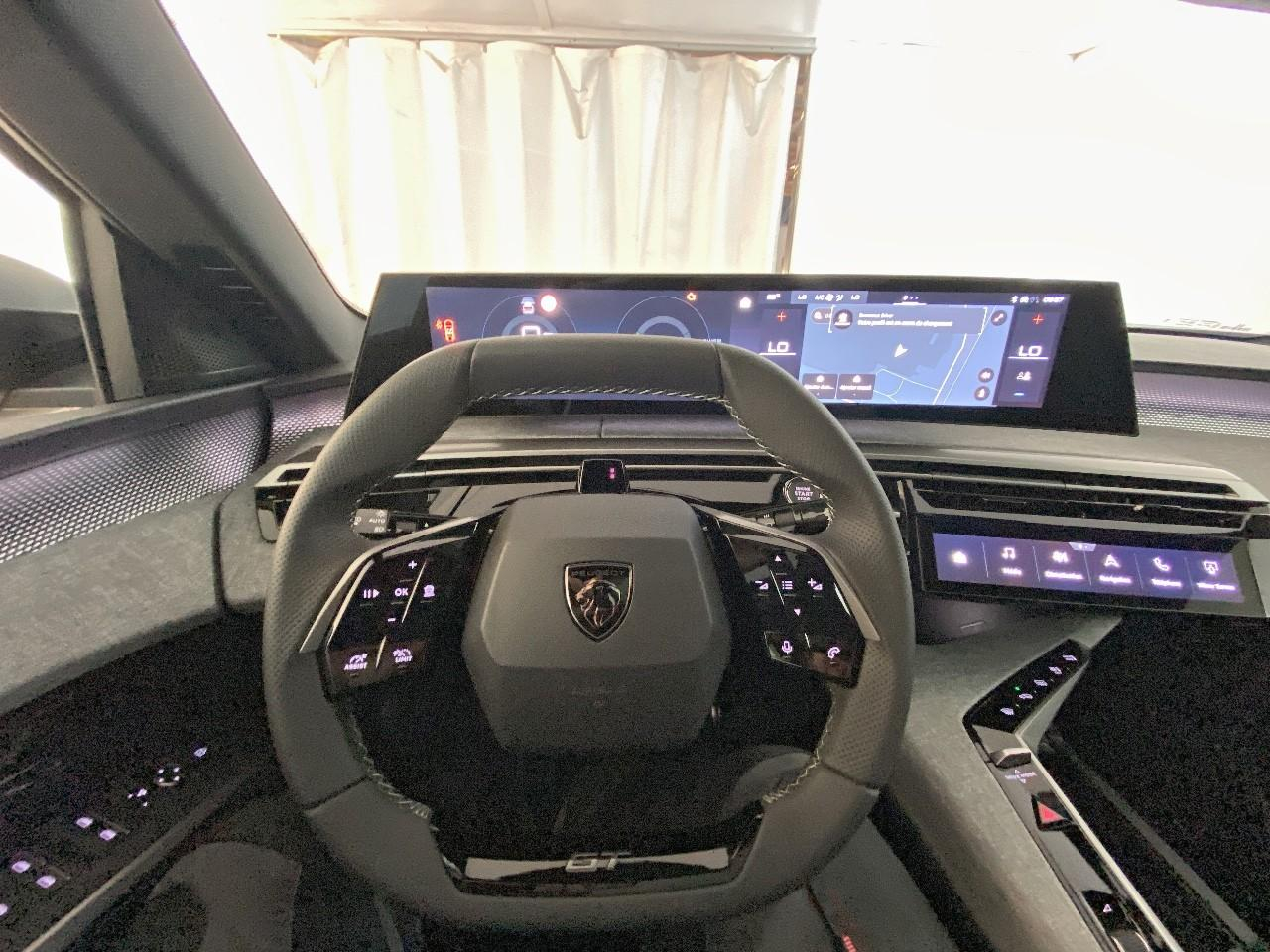 Peugeot 3008 hybrid 145 e-dcs6 gt — photo 12