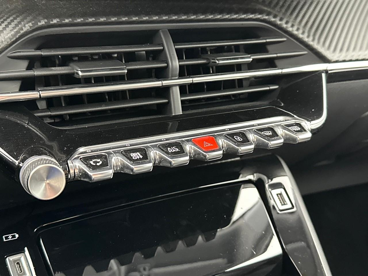 Peugeot 2008 puretech 130 s&s bvm6 allure pack — photo 27