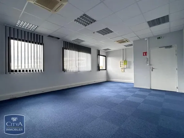 Local commercial 102 m²