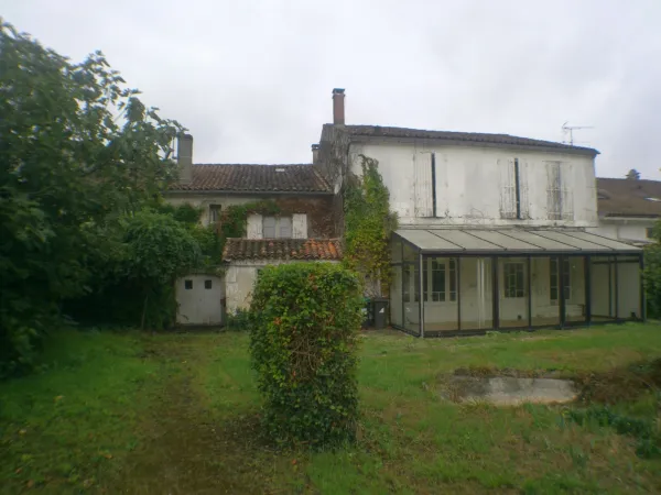 Maison 12 pièces 261 m²