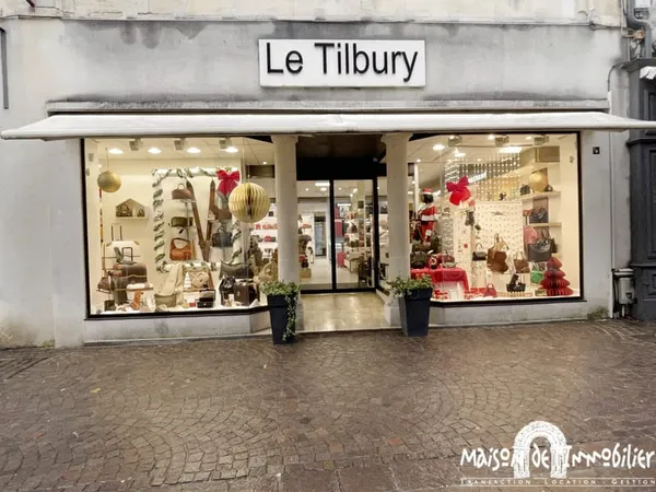 A louer à COGNAC Coeur de ville - Local commercial de 124m2