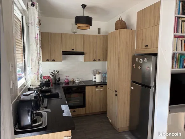 Châtenay-Malabry - T3 lumineux de 58 m², balcon, cave, cuisine semi équipée