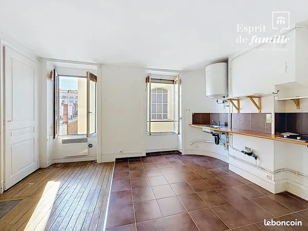 Studio 1 pièce 25 m²