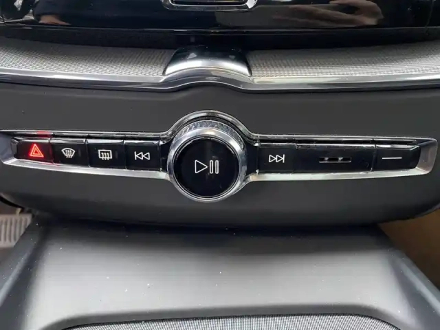 Volvo Xc60 t8 recharge awd 310 ch + 145 ch geartronic 8 — photo 14