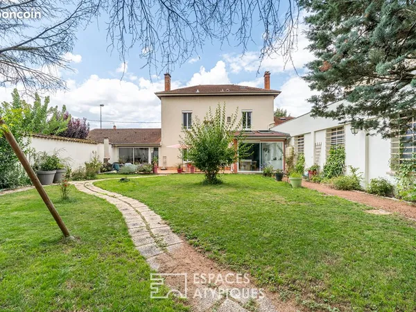 Maison de ville 8 pièces 236 m²