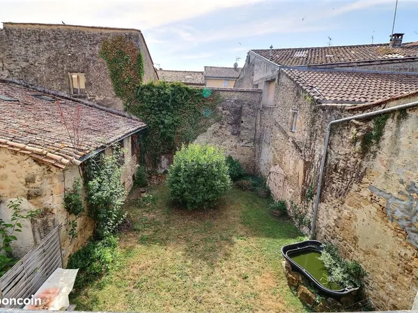 Maison de ville avec extérieur privatif