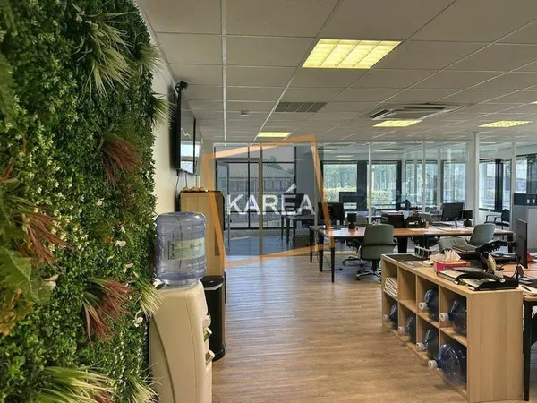 Bureaux 200 m²